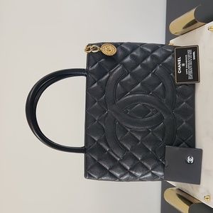 Chanel caviar leather medallion